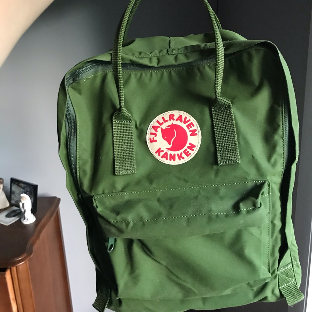 Regular Size Army Green Fjallraven Kanken Backpack